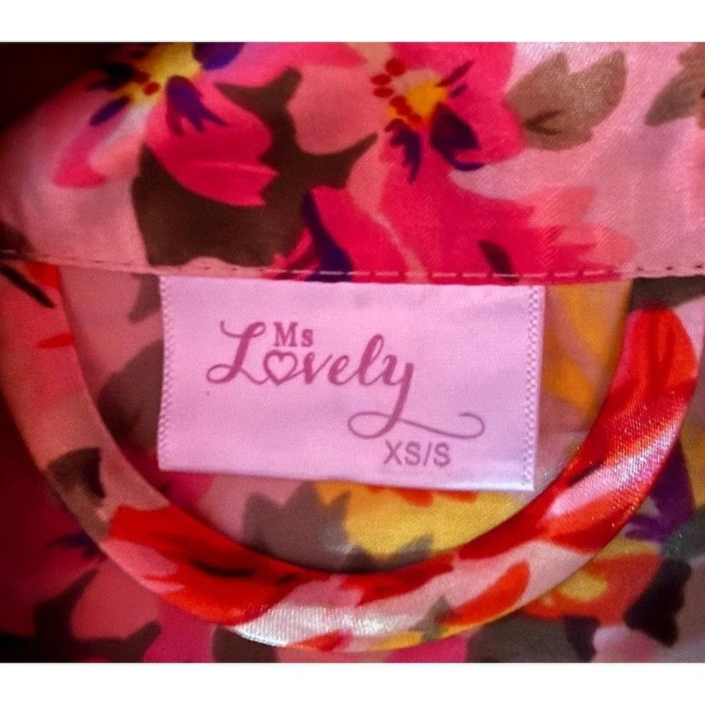Ms. Lovely Women Size XS/S Floral Short Sleeve Open Front Beige Kimono Robe